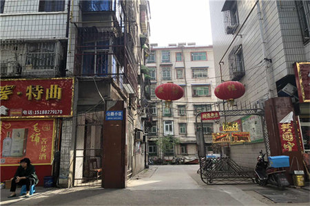 城东阳光花园2室2厅1卫100m2中档装修